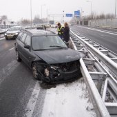 Ongeval door sneeuw A44 18,5 Leiden